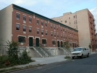 Side view picture of the new Esperanza Houses on East 111th Street