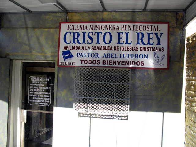 Close Up photo of the front of the Iglesia Cristo Rey