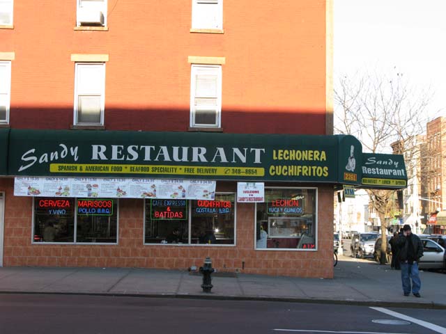 Photo of the front of Sandy's Restaurant